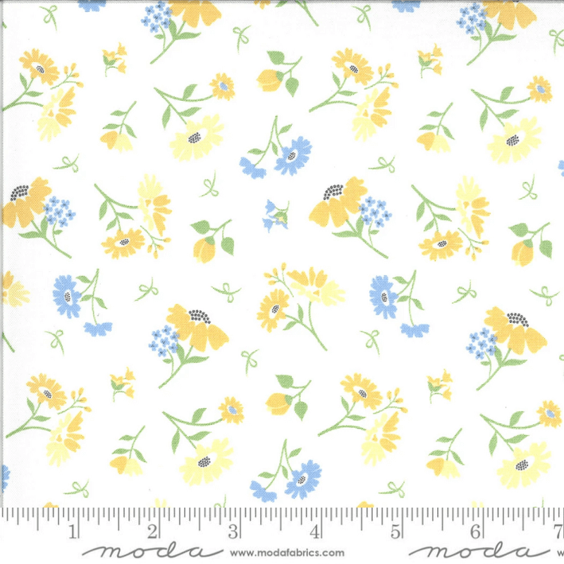 Moda Fabrics Spring Brook Cloud Daisies  29111-11