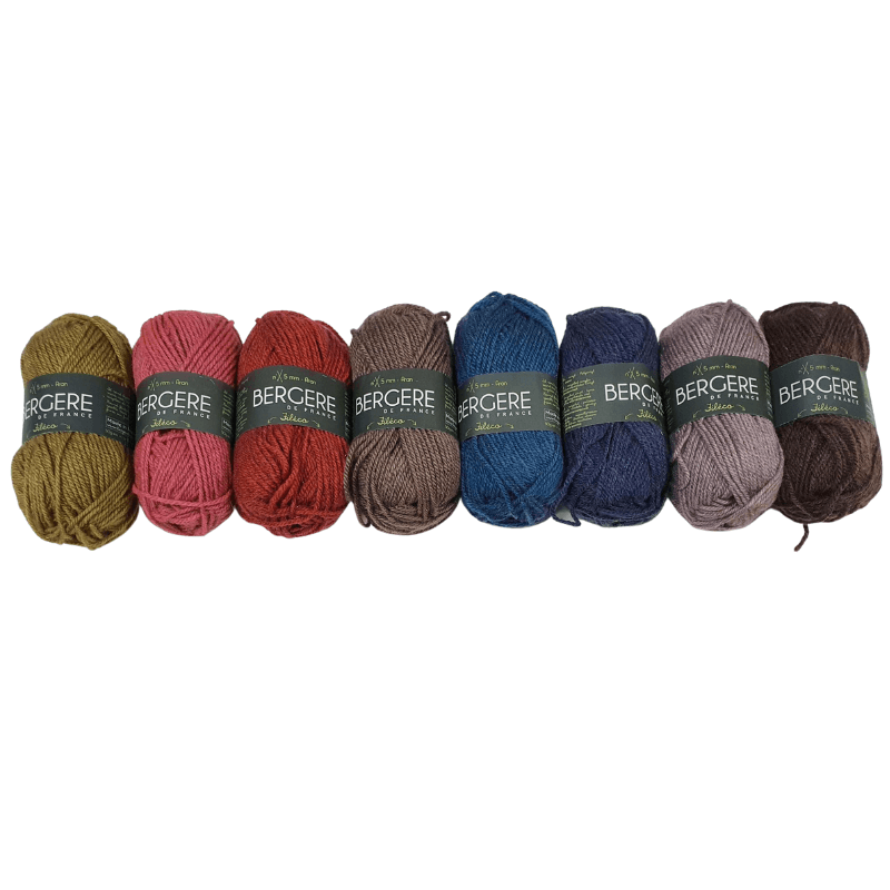 Bergere recycled material was used to create the slightly mottled round yarn with a mild indecent effect. This yarn is simple to use and produces a regular and generous knit.