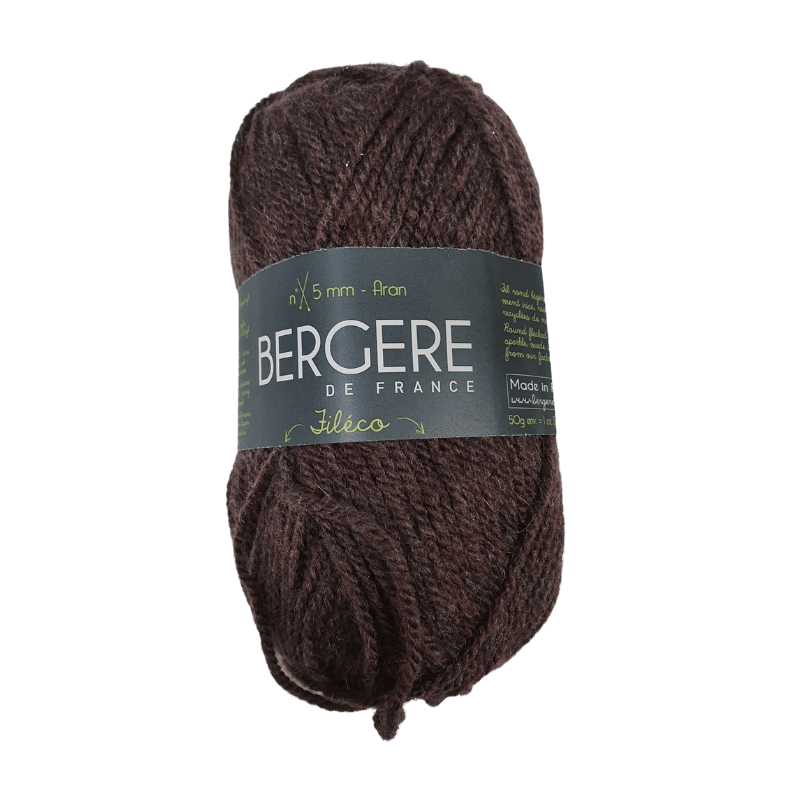 Bergere recycled material was used to create the slightly mottled round yarn with a mild indecent effect. This yarn is simple to use and produces a regular and generous knit.