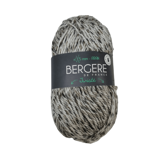 A complex colour palette for this round yarn is made mostly of wool. It gives your models modern tweed shades while still being made on a natural basis.