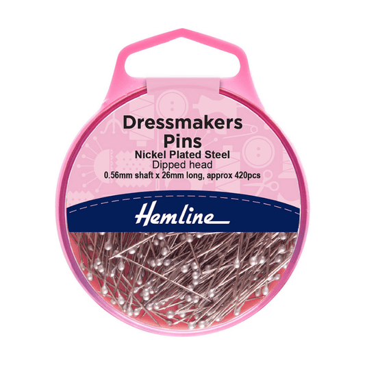 Hemline Dipped Dressmakers Pins Steel pins with a shorter nickel plating. Small, round head. Perfect for making shirts and blouses. 0.56mm x 26mm in size. Each set has 420 pieces.