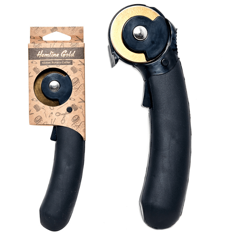 Hemline Gold Rotary Cutter 45 mm Black has a soft grip handle and a safety design that is appropriate for both right and left-handed sewers. For safe storage, lock the blade into the safety position. The diameter of the blade is roughly 45mm.