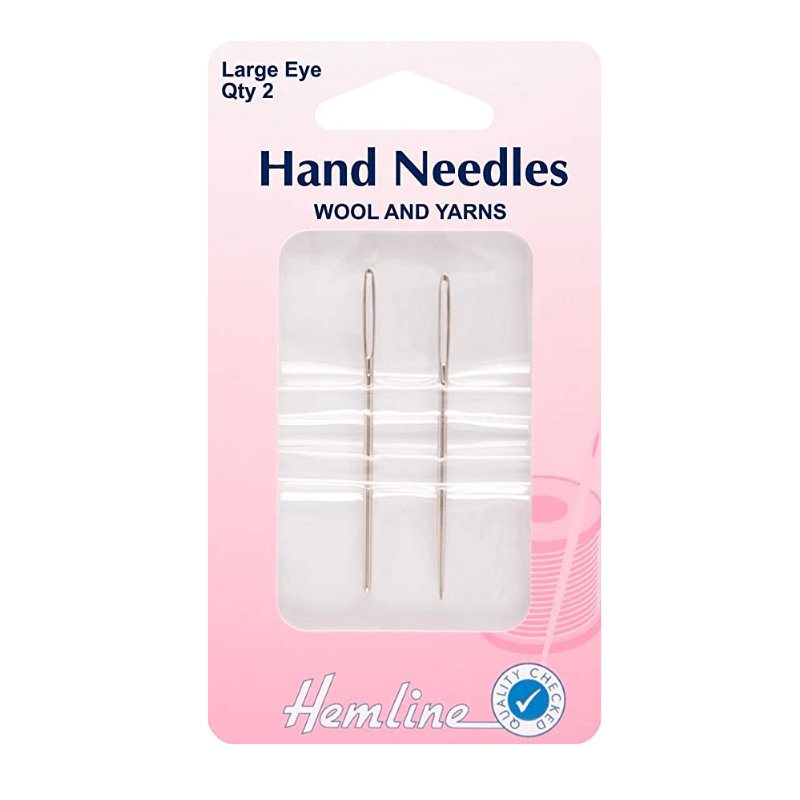 These Hemline hand needles have a large eye for easily threading wool and other yarns. These needles are made of plastic and are ideal for sewing knitted garments or fabrics together.
