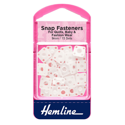 Hemline Sew-on Delrin Snap Fasteners is perfect for quilt covers, duvet covers, and soft furnishings. They are made of high-quality plastic, which makes them strong and long-lasting.