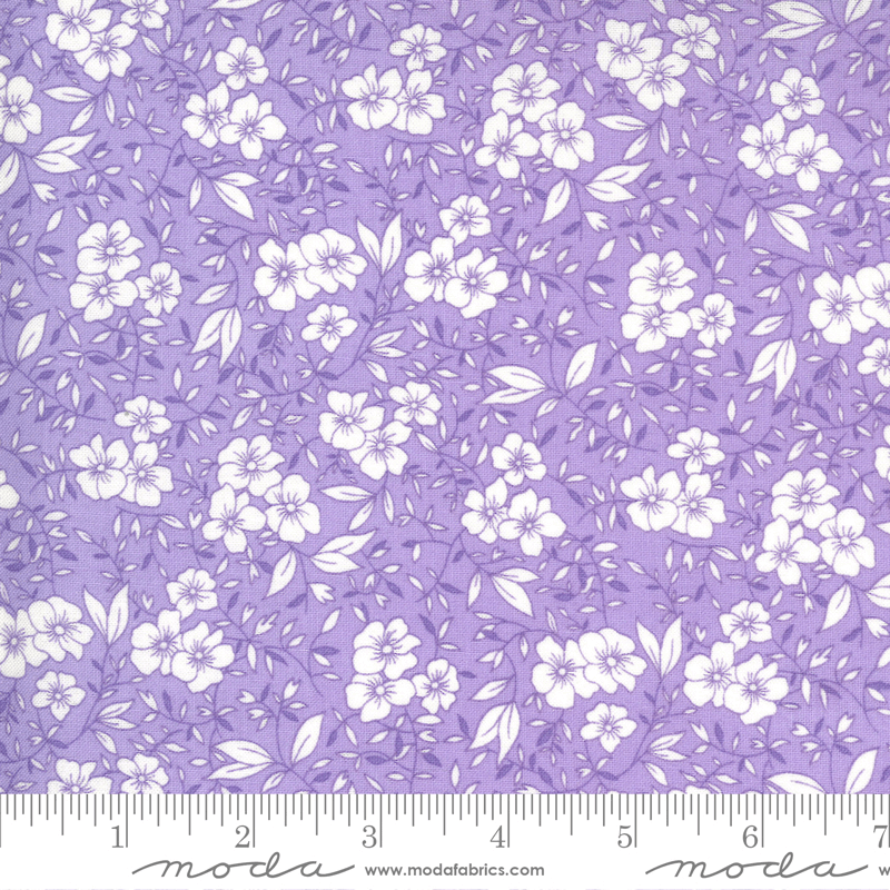 Moda Fabrics 30's Playtime Lilac Friendly Blooms 33592-22